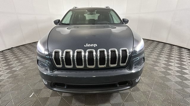 Used 2018 Jeep Cherokee Latitude Plus w/ Comfort/Convenience Group AWD/4WD image 7