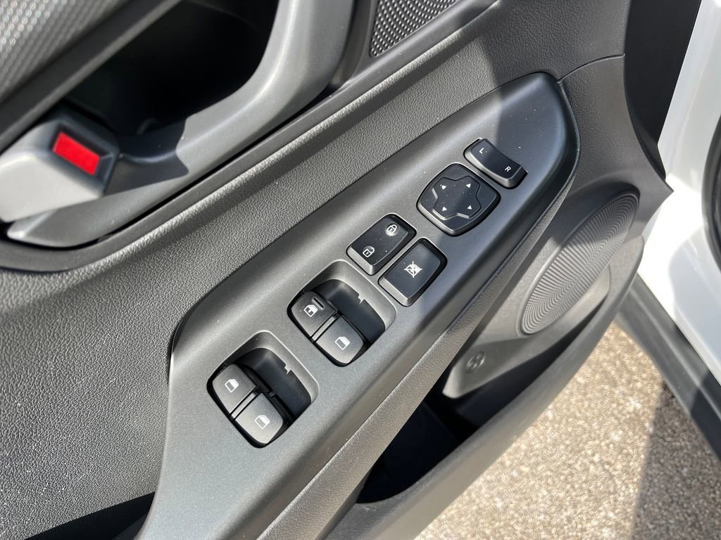 Used 2022 Hyundai Kona SE image 14