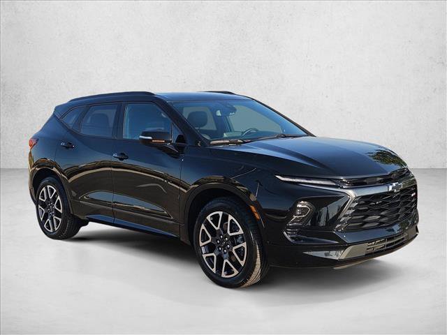 Used 2025 Chevrolet Blazer RS FWD image 3