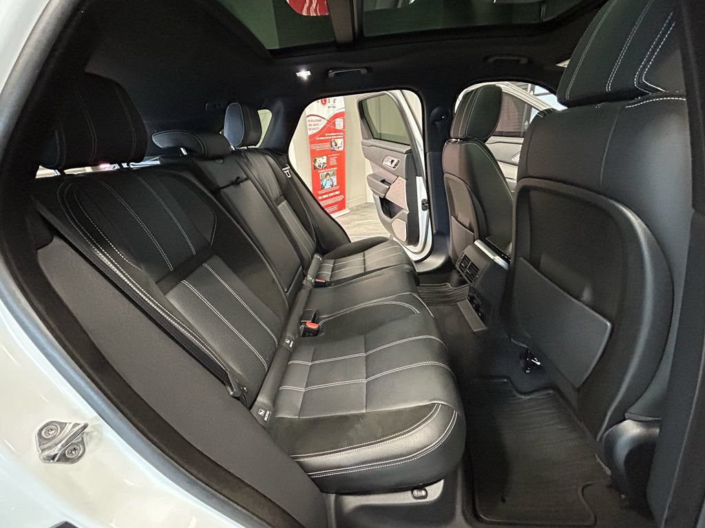 Used 2018 Land Rover Range Rover Velar R-Dynamic SE AWD/4WD image 43