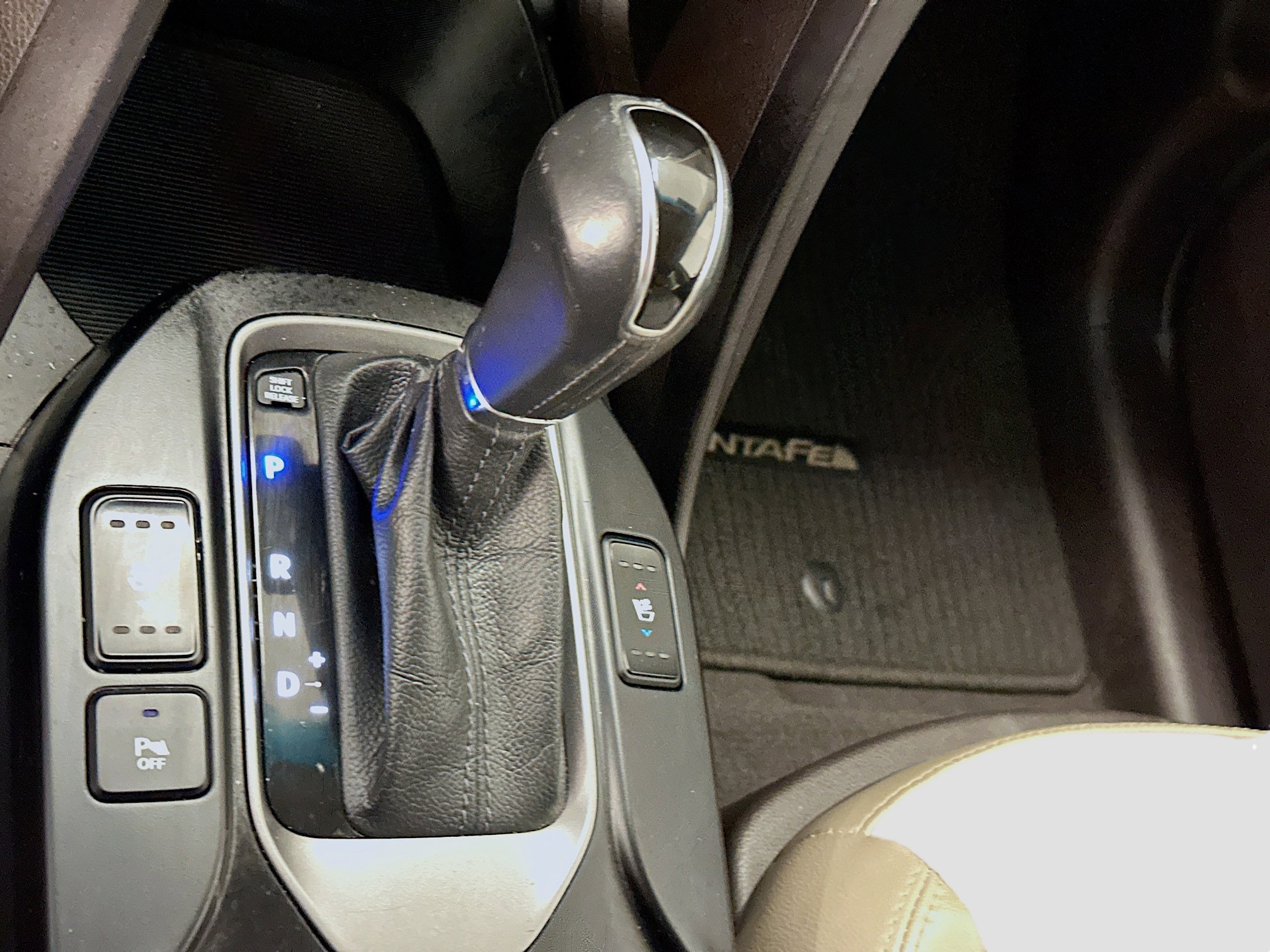 Used 2014 Hyundai Santa Fe Sport w/ Technology Package 04 AWD/4WD image 25