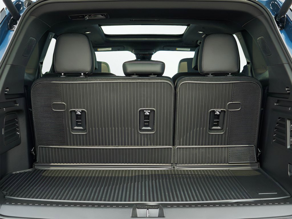 New 2026 Buick Enclave Avenir w/ LPO, Floor Liner Package image 8