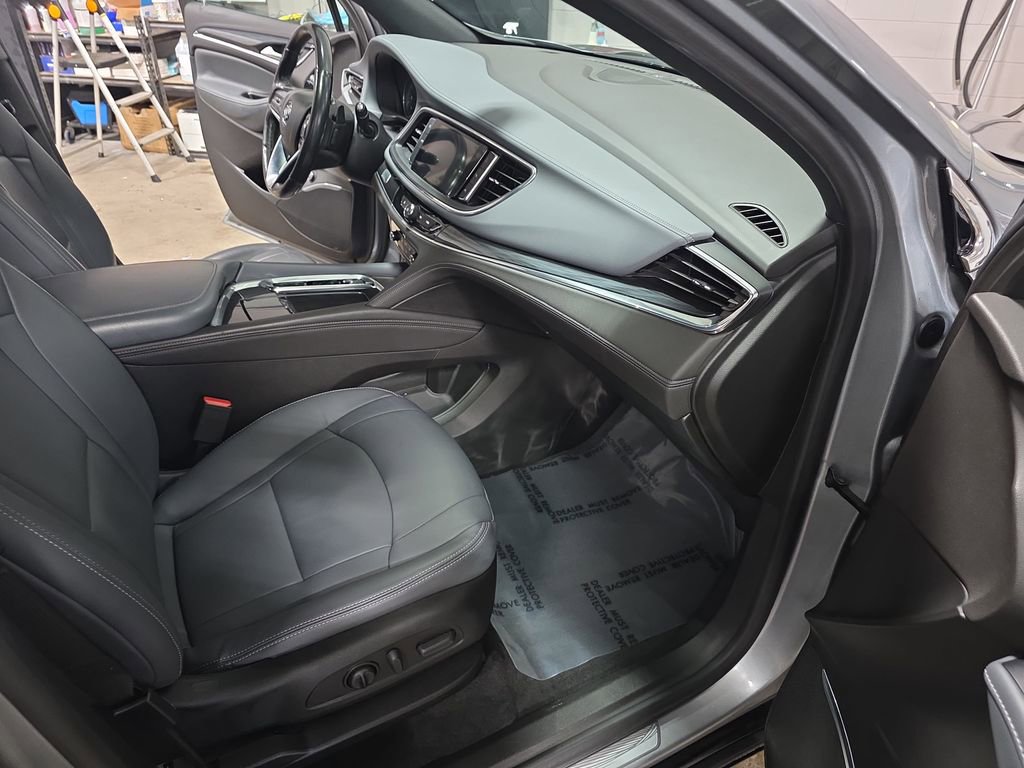 Certified 2023 Buick Enclave Essence image 10