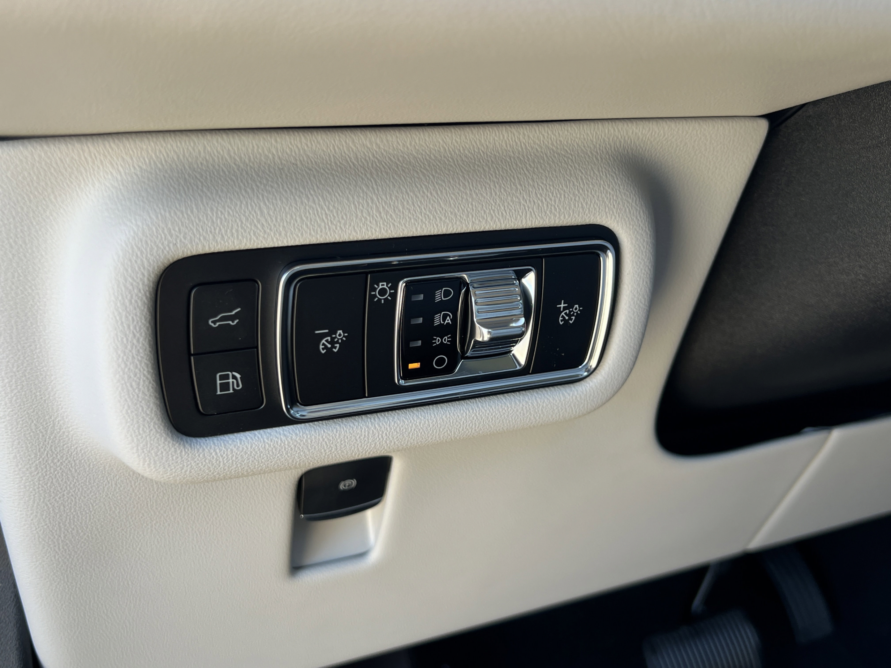 New 2026 Lincoln Nautilus Premier AWD/4WD image 12