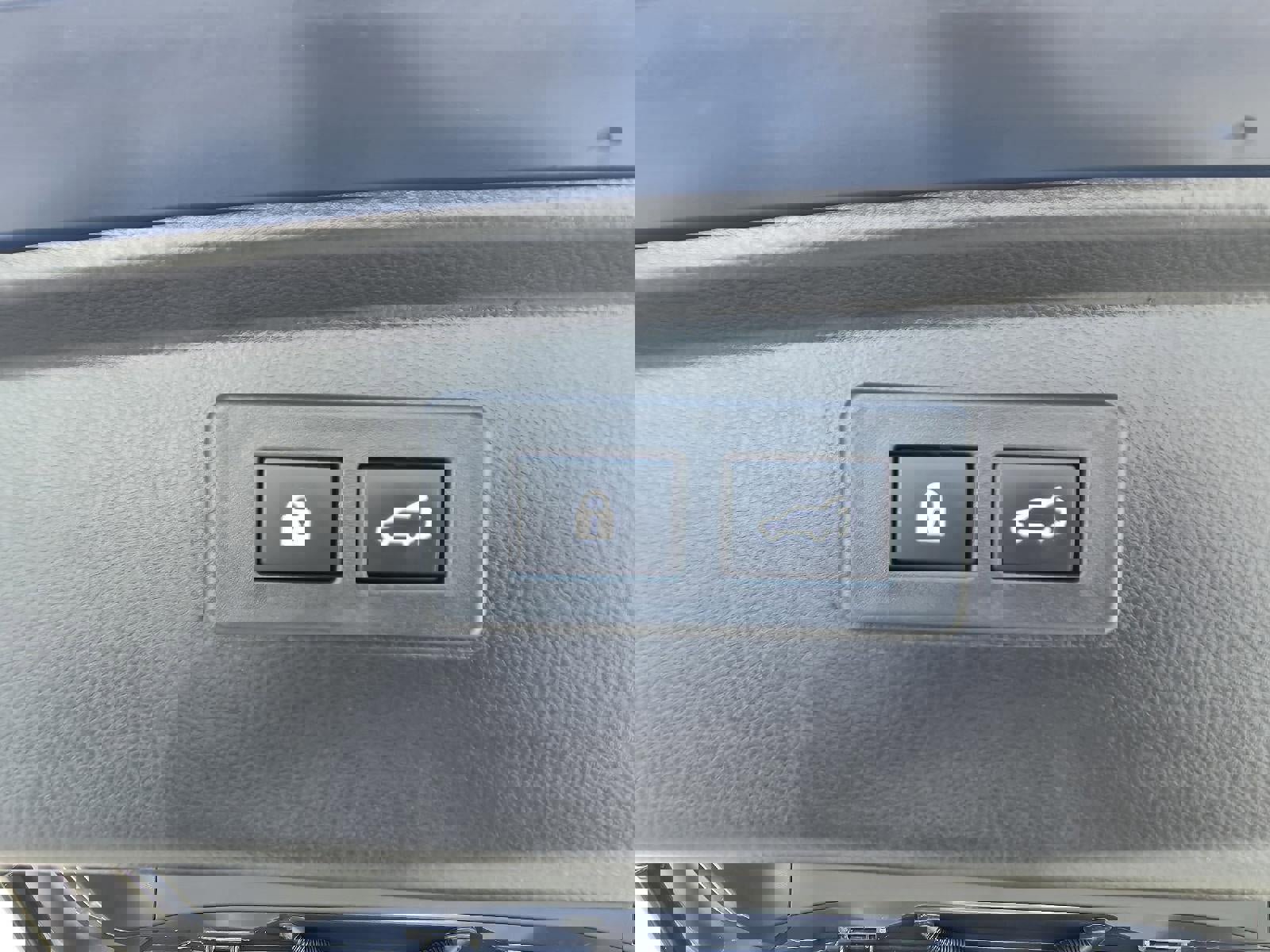 Used 2023 Subaru Outback Touring image 18