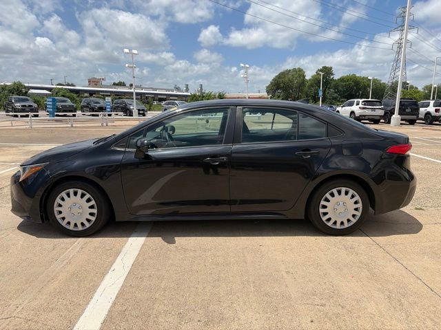 Used 2021 Toyota Corolla LE FWD image 3