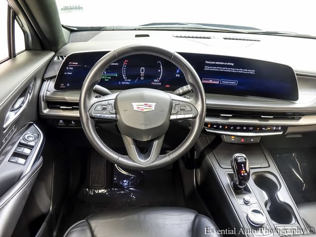 Used 2024 Cadillac XT4 Premium Luxury FWD image 3