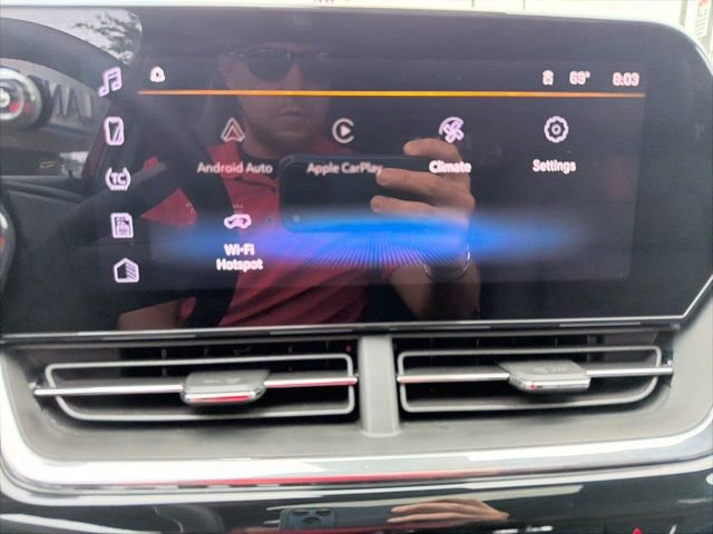 Used 2024 Chevrolet Trax RS w/ Sunroof Package FWD image 14