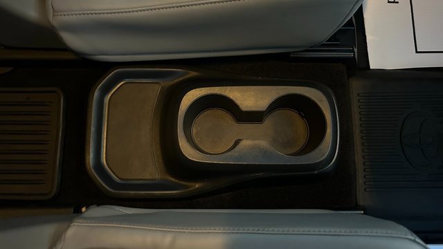 Used 2023 Toyota Highlander Limited image 60