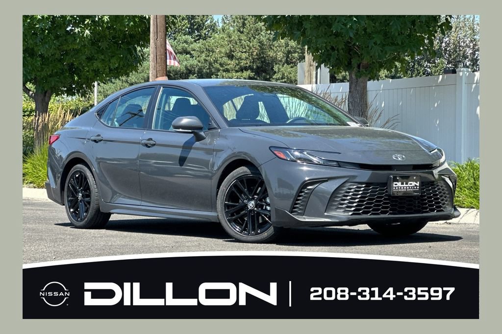 Used 2025 Toyota Camry SE FWD image 1