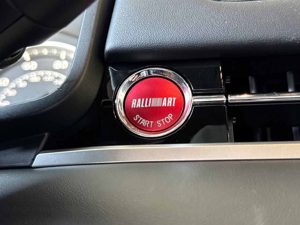 New 2026 Mitsubishi Outlander AWD image 19