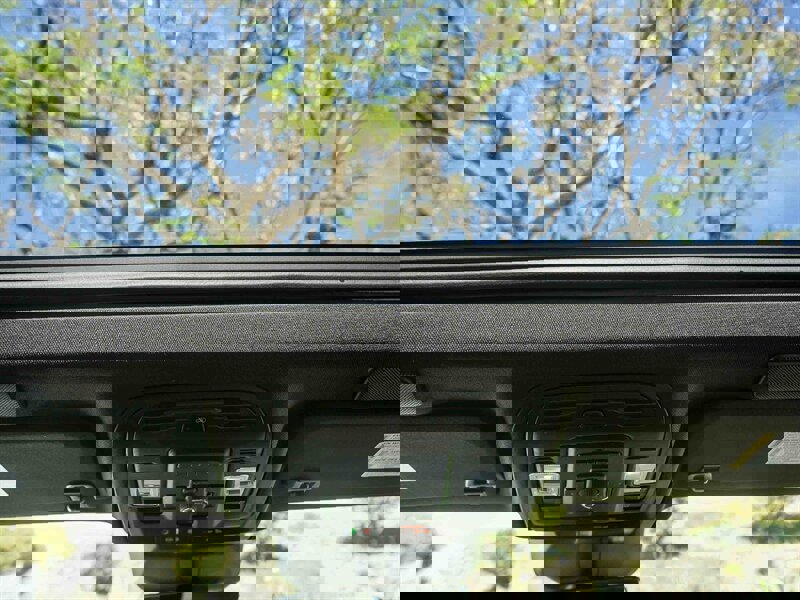 Used 2024 Cadillac Escalade ESV Premium Luxury image 21