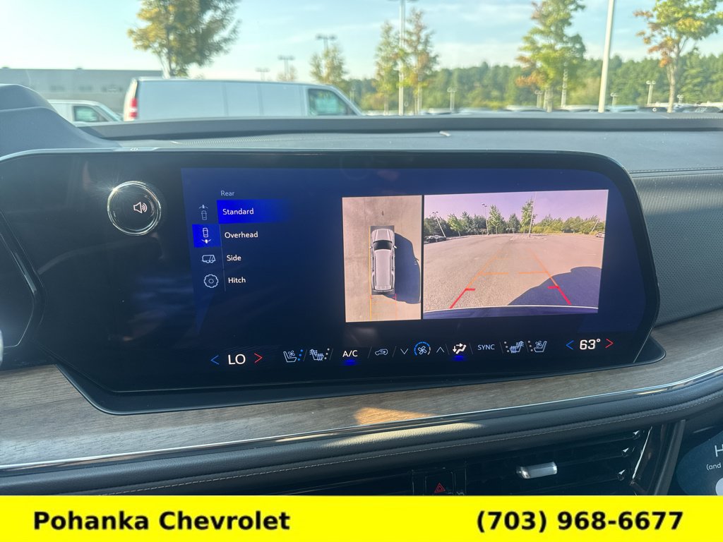 Used 2025 Chevrolet Suburban High Country AWD/4WD image 20