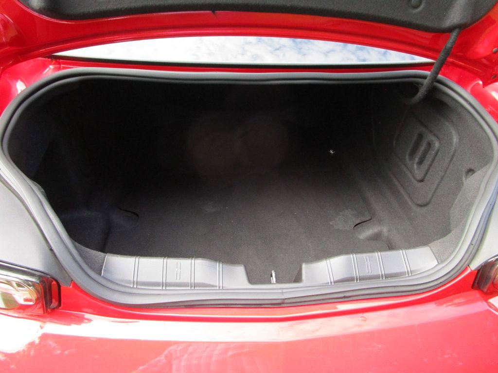 Used 2022 Chevrolet Camaro LT w/ RS Package image 12