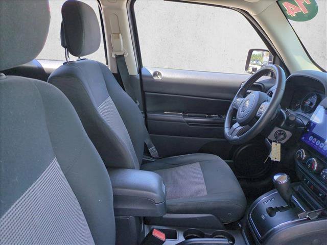 Used 2014 Jeep Patriot Latitude FWD image 18
