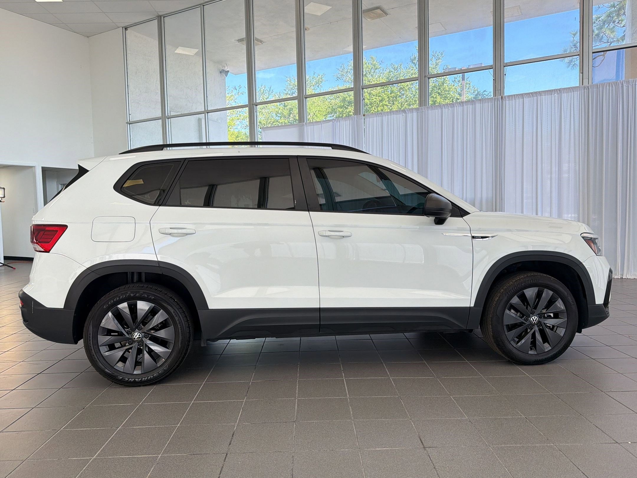 Used 2023 Volkswagen Taos S image 8