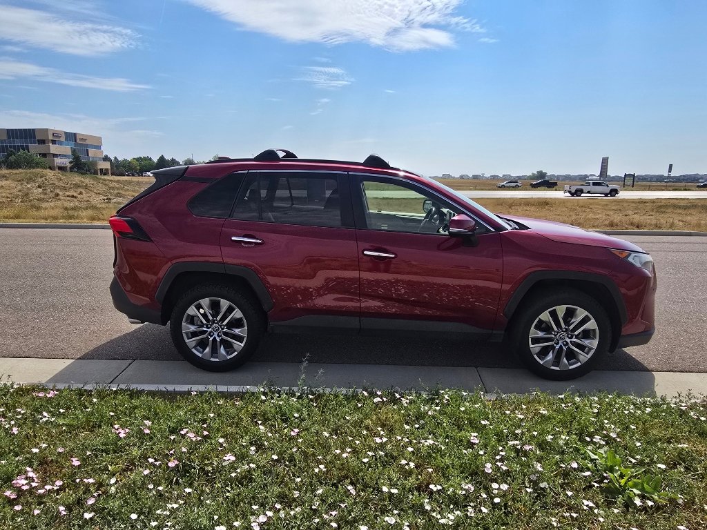 Used 2019 Toyota RAV4 Limited w/ Cold Weather Package AWD/4WD image 6