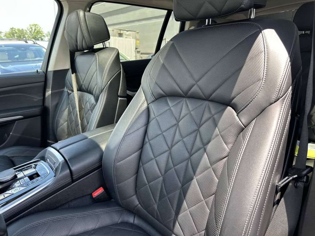 Used 2023 BMW X7 xDrive40i w/ Climate Comfort Package AWD/4WD image 25