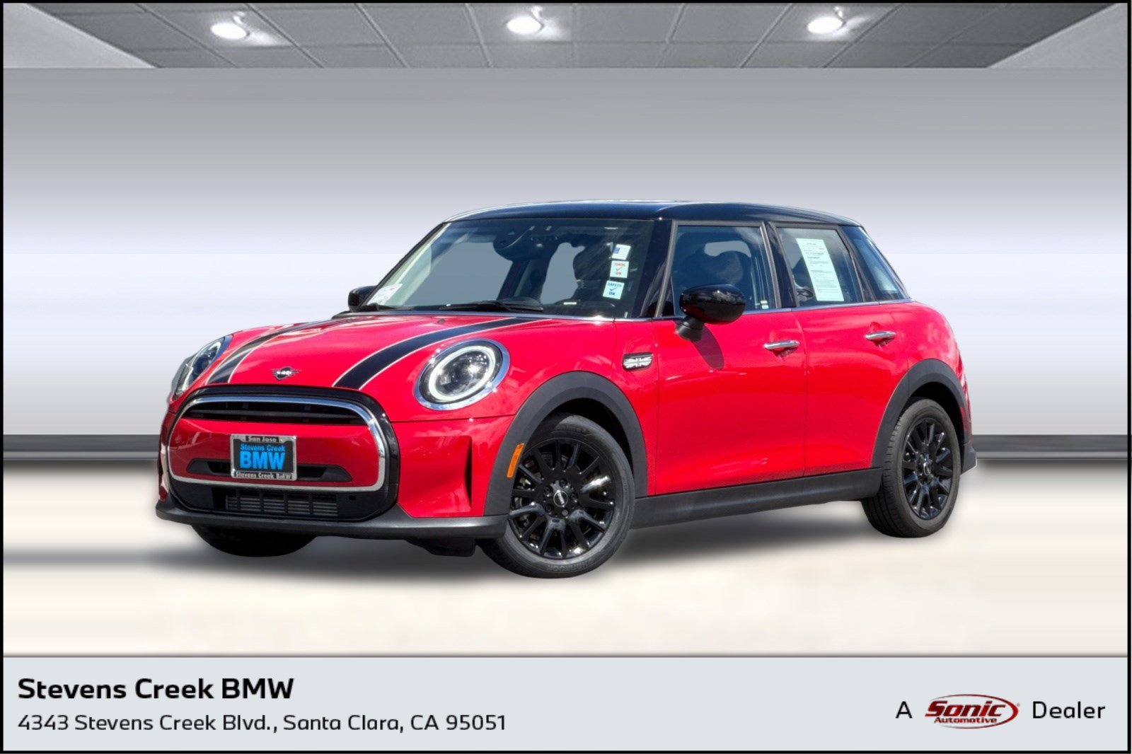 Used 2023 MINI Cooper 4-Door Hardtop image 1
