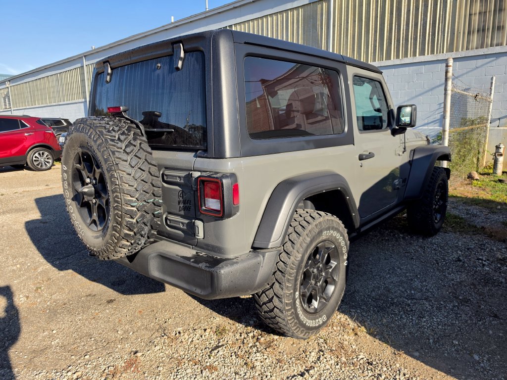 Used 2022 Jeep Wrangler Sport AWD/4WD image 3