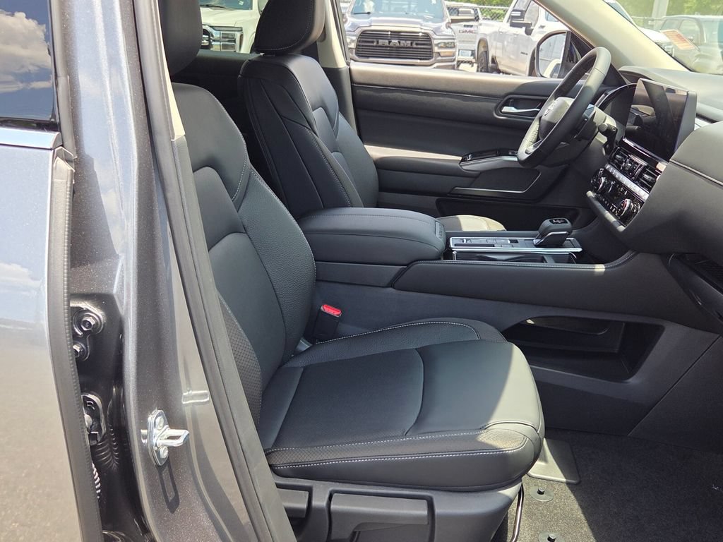 New 2026 Nissan Pathfinder SL FWD image 13