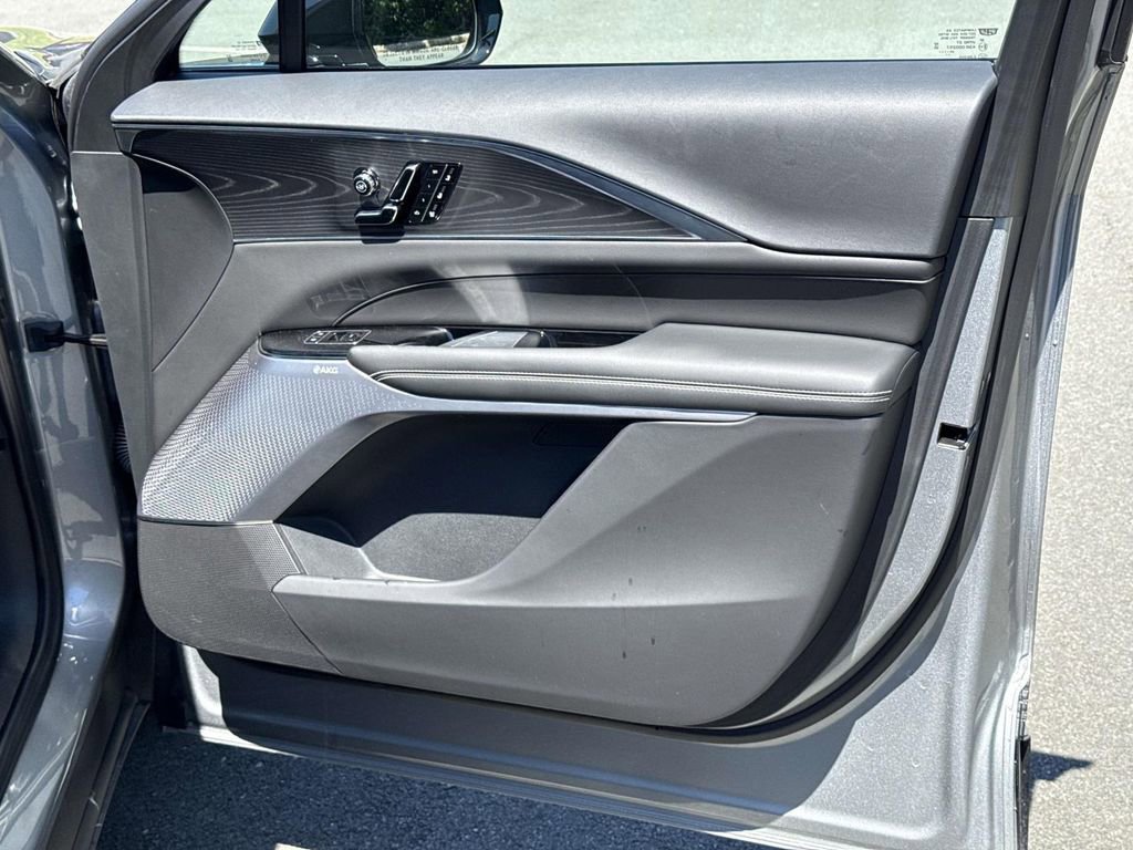 Certified 2025 Cadillac Lyriq Luxury w/ LPO, Floor Liner Package AWD/4WD image 27