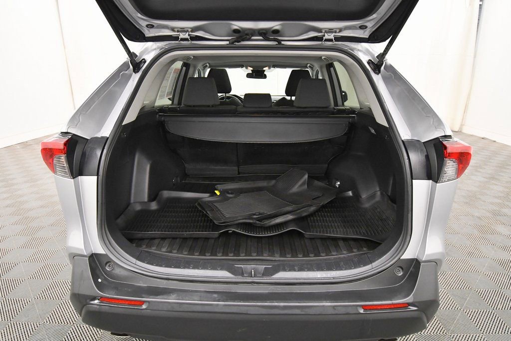 Used 2019 Toyota RAV4 XLE image 7