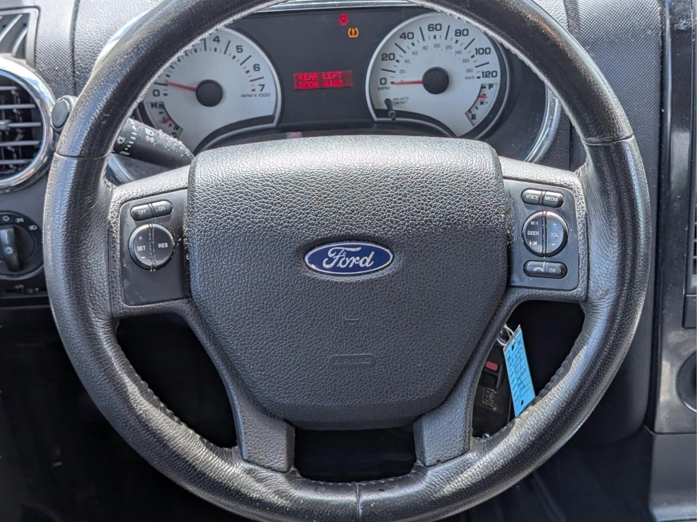 Used 2010 Ford Explorer Sport Trac XLT image 32