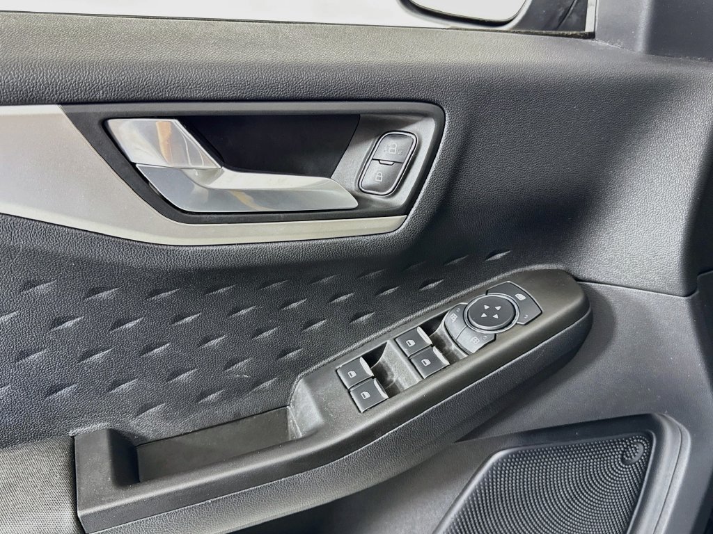 Used 2020 Ford Escape SE FWD image 14