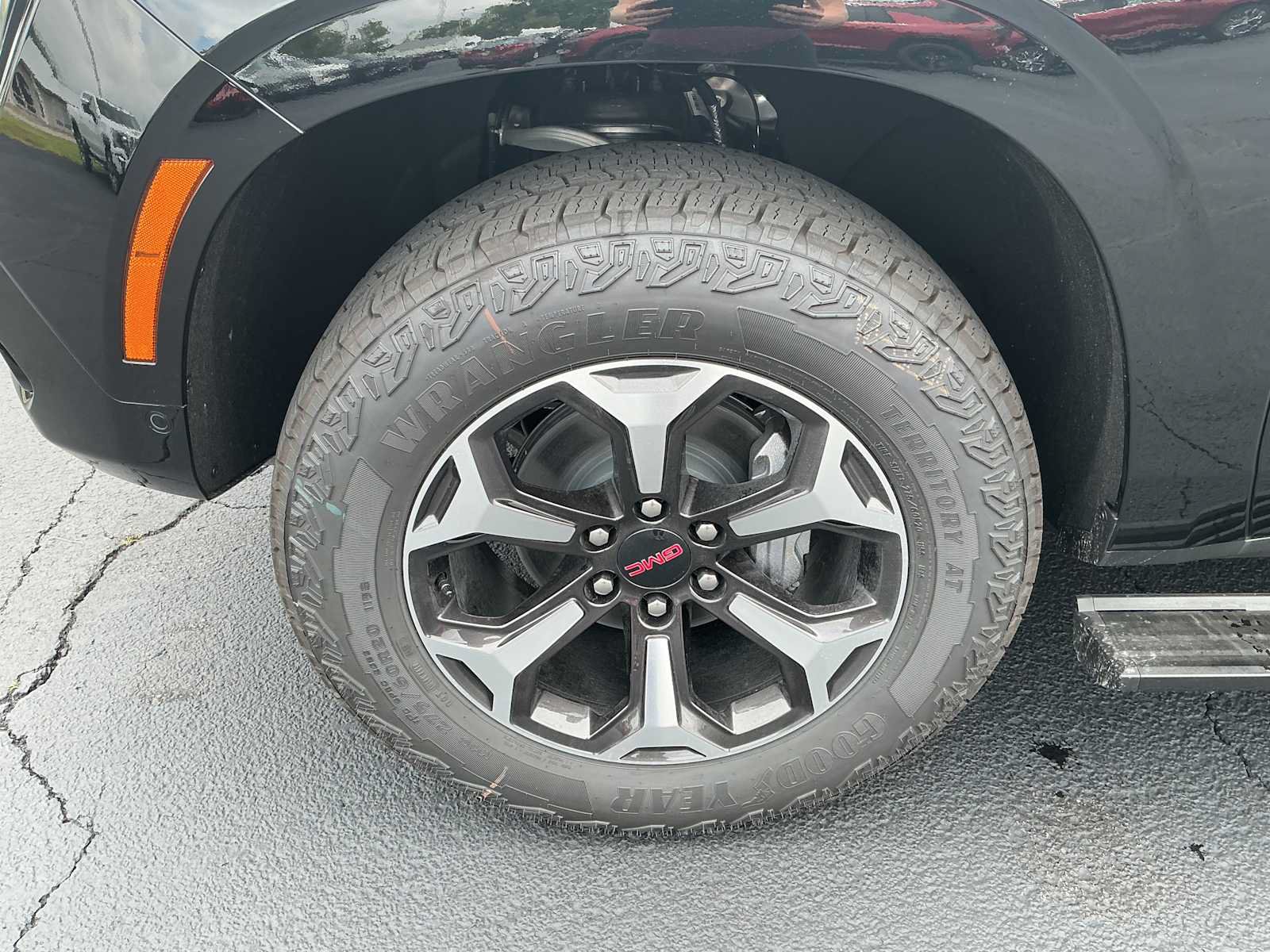 New 2026 GMC Yukon XL AT4 Ultimate AWD/4WD image 31