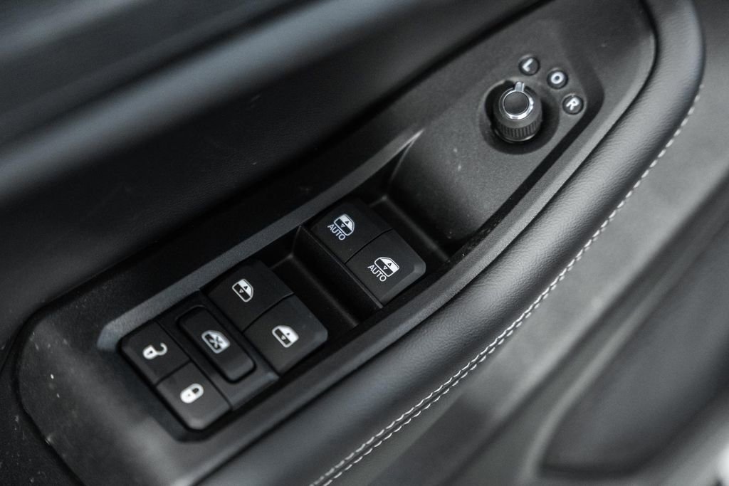 New 2025 Jeep Grand Cherokee L Altitude image 37