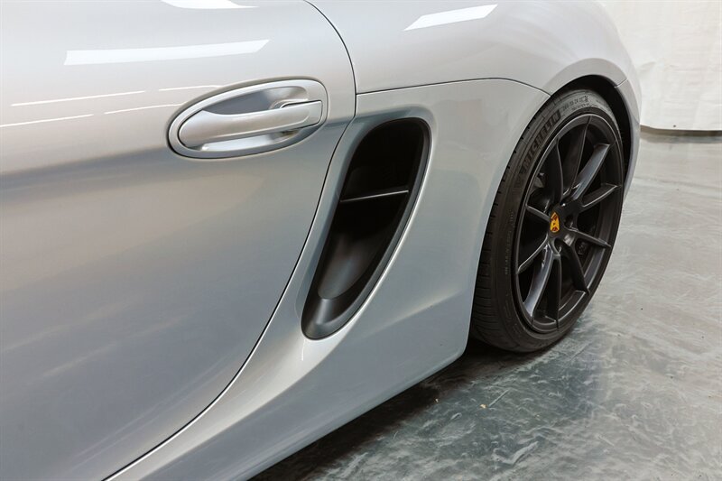 Used 2016 Porsche Boxster Spyder RWD image 12