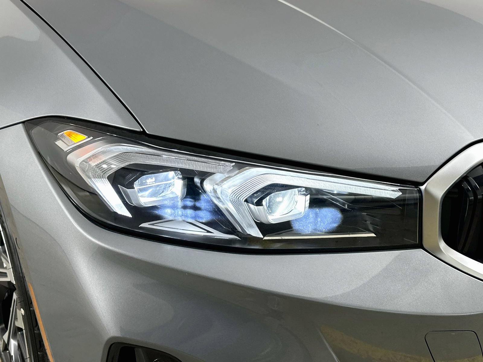Used 2025 BMW 330i xDrive Sedan AWD/4WD image 9