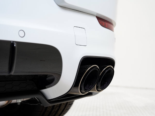 Certified 2025 Porsche Cayenne GTS AWD/4WD image 30