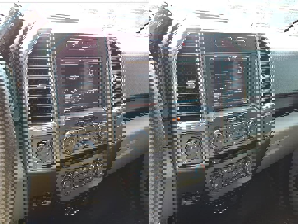 Used 2015 Ford F150 XLT w/ Equipment Group 302A Luxury image 19