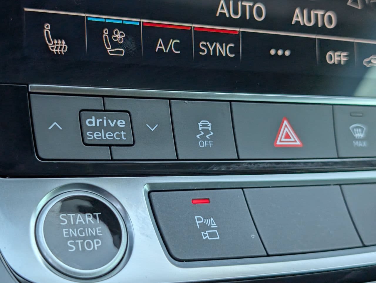 Used 2023 Audi Q8 Premium Plus w/ Premium Plus Package AWD/4WD image 16