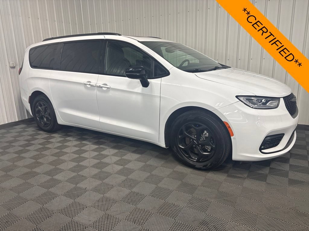 Certified 2024 Chrysler Pacifica Premium