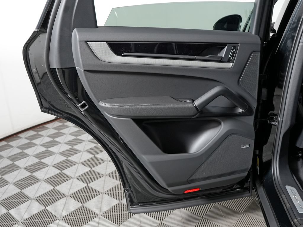 New 2026 Porsche Cayenne AWD/4WD image 32