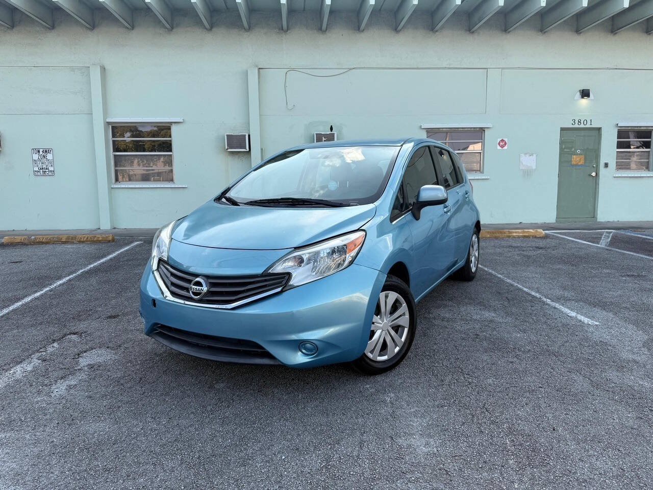Used 2014 Nissan Versa Note SV FWD image 2