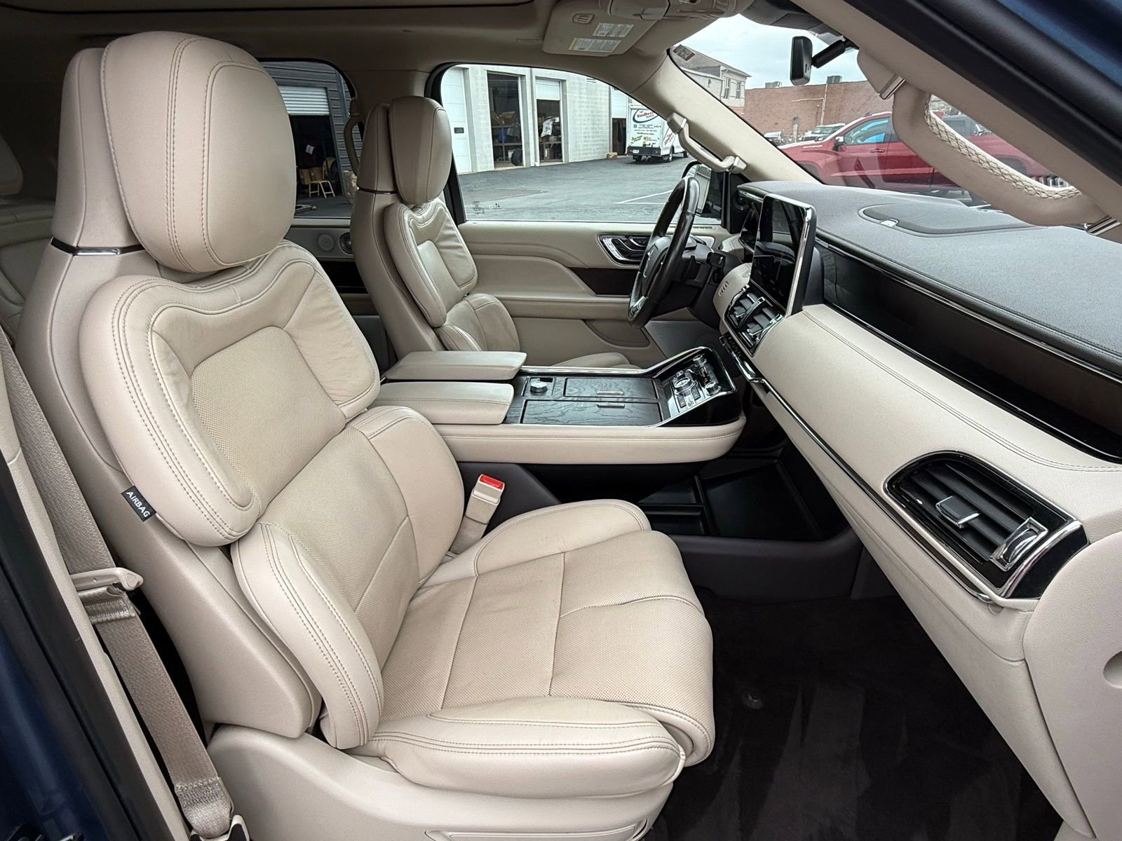 Used 2020 Lincoln Navigator Reserve w/ Luxury Package image 20