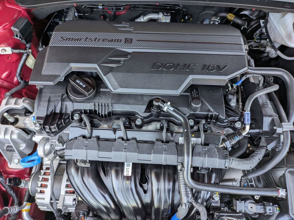 Used 2025 Hyundai Elantra Limited FWD image 35