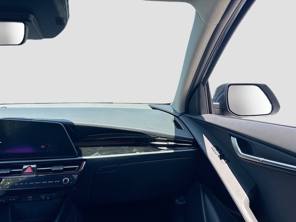 Certified 2025 Kia Niro EX FWD image 26