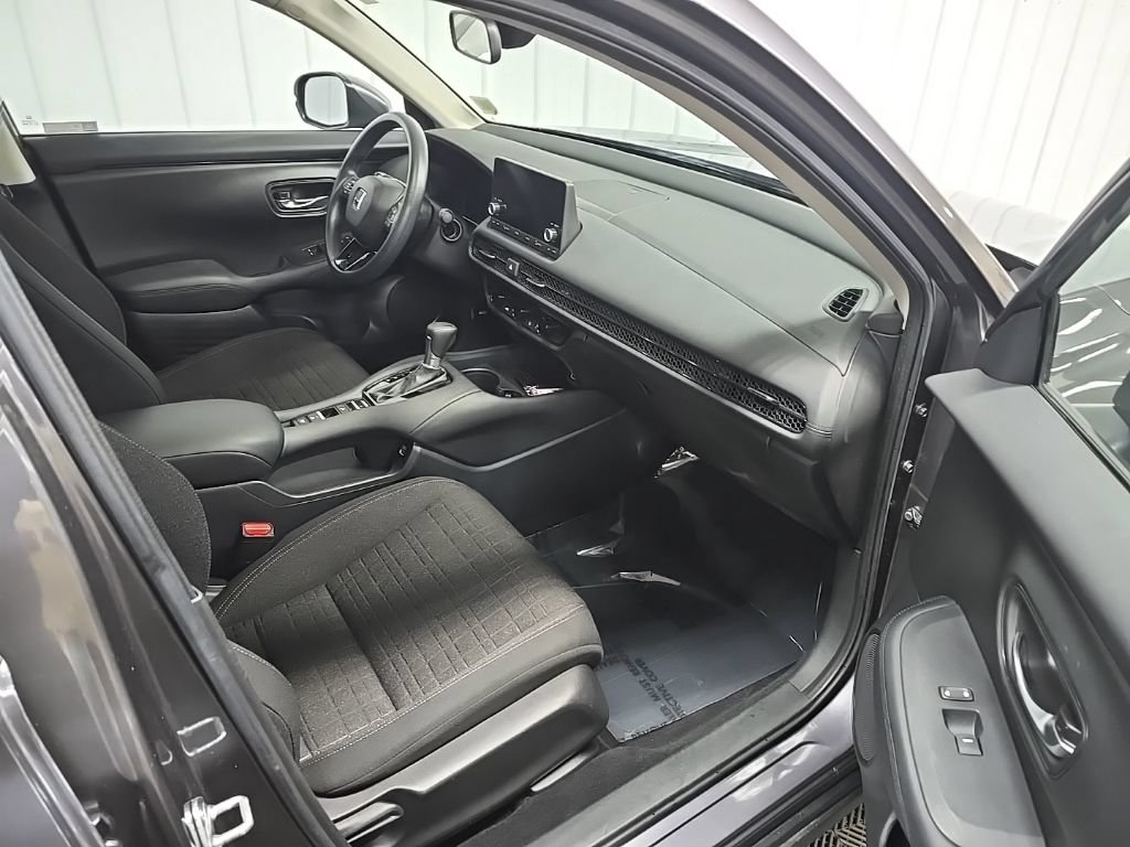 Used 2023 Honda HR-V LX image 17