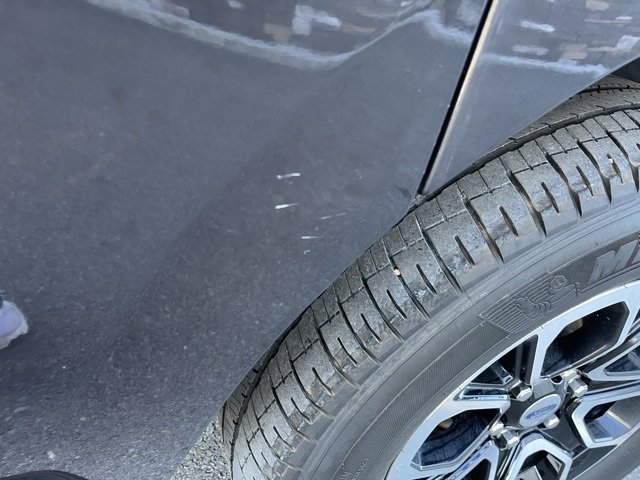 Used 2023 Ford Expedition Max XLT image 6