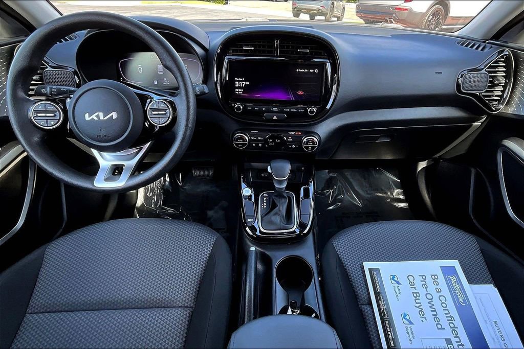 Used 2023 Kia Soul S FWD image 13