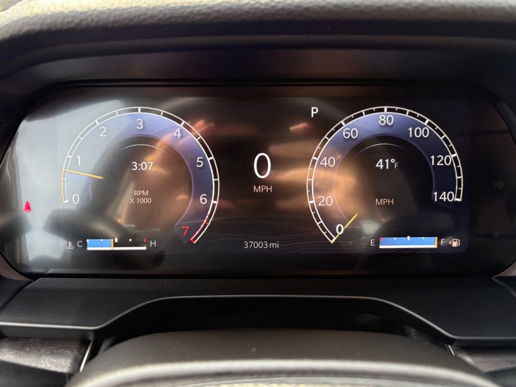 Certified 2023 Jeep Grand Cherokee Limited w/ Luxury Tech Group II AWD/4WD image 24