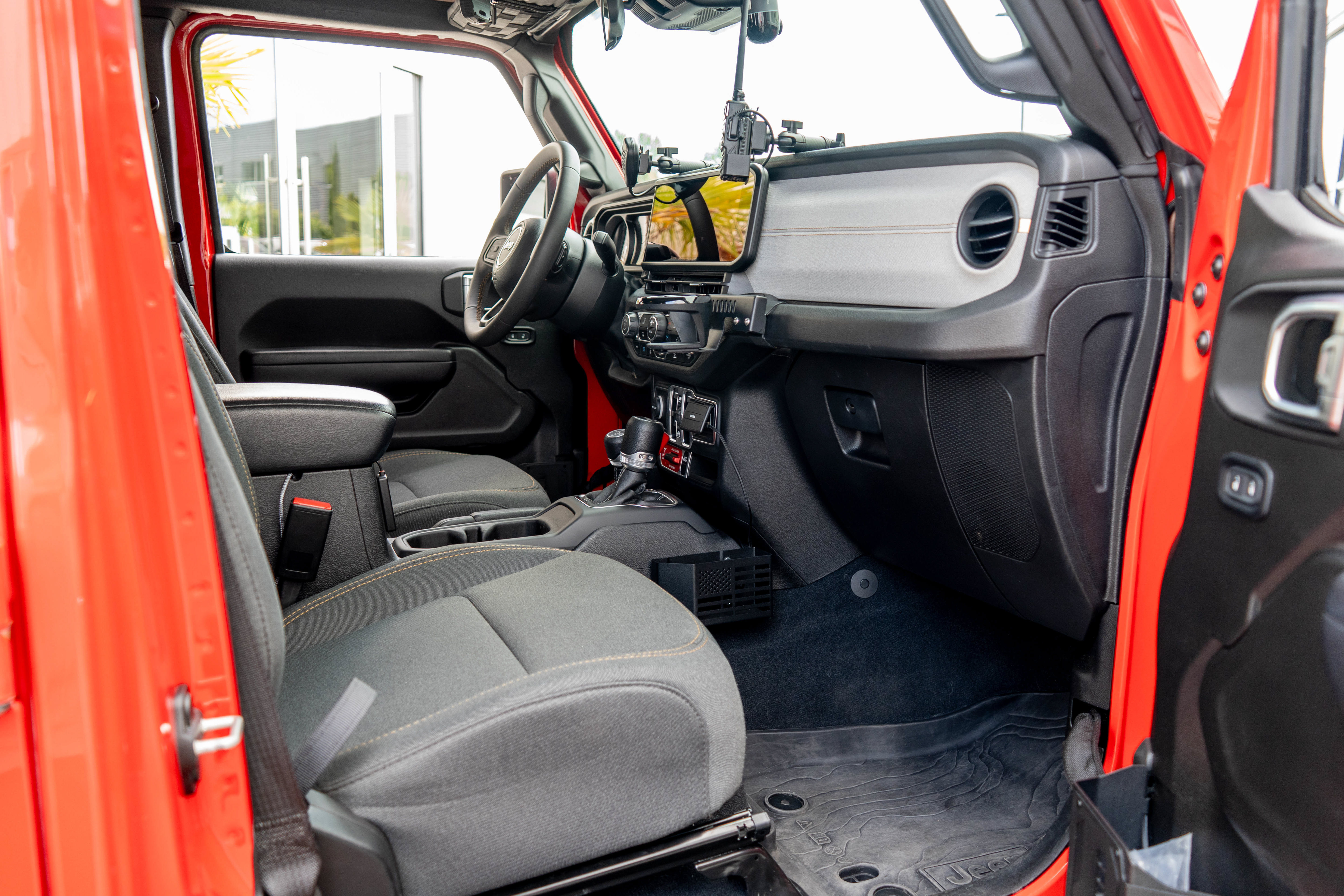 Used 2024 Jeep Wrangler Unlimited AWD/4WD image 35