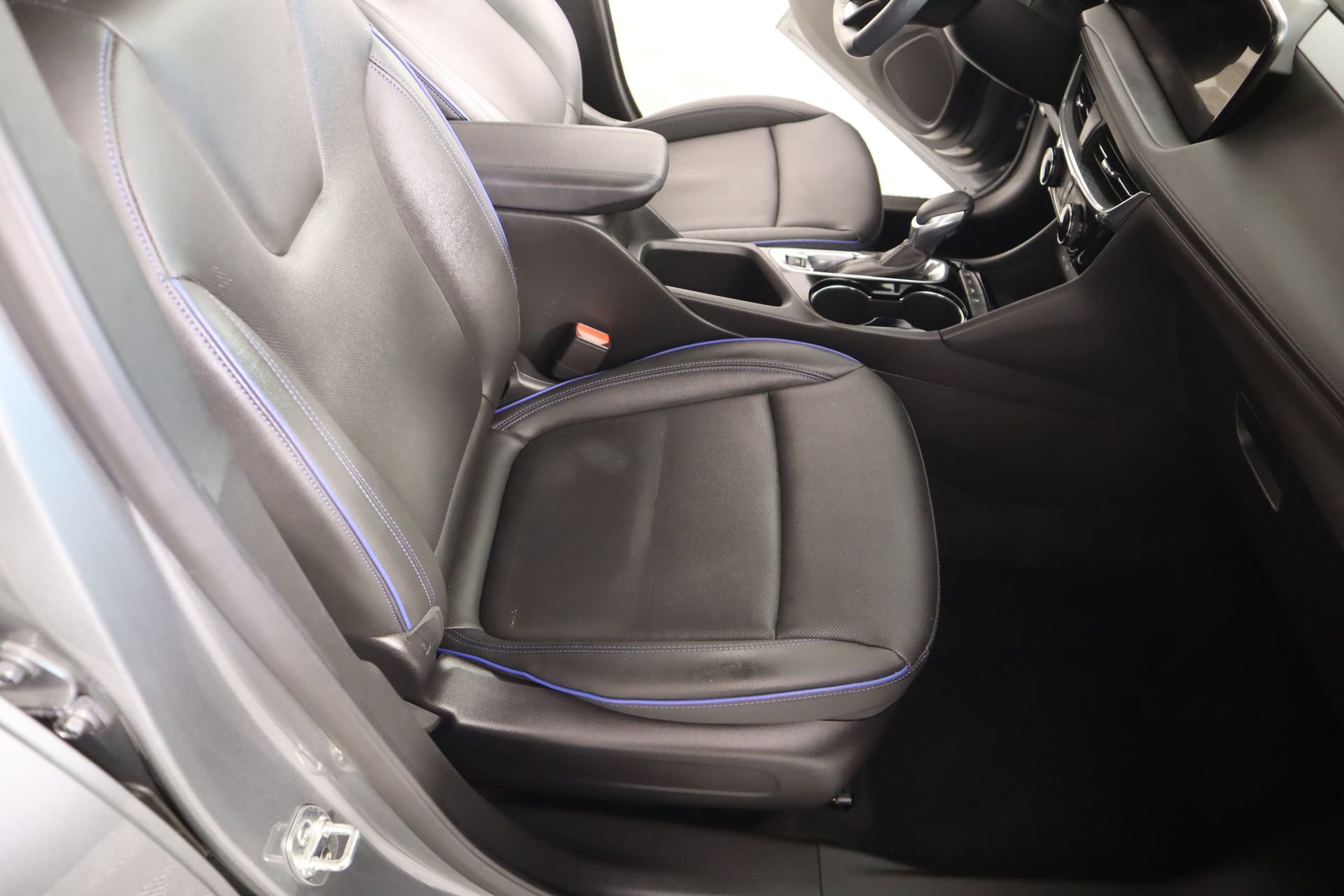 Used 2025 Buick Encore GX Sport Touring w/ Advanced Technology Package image 13