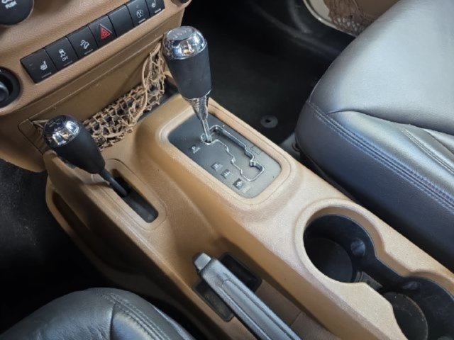 Used 2017 Jeep Wrangler Unlimited Sahara w/ Dual Top Group AWD/4WD image 23