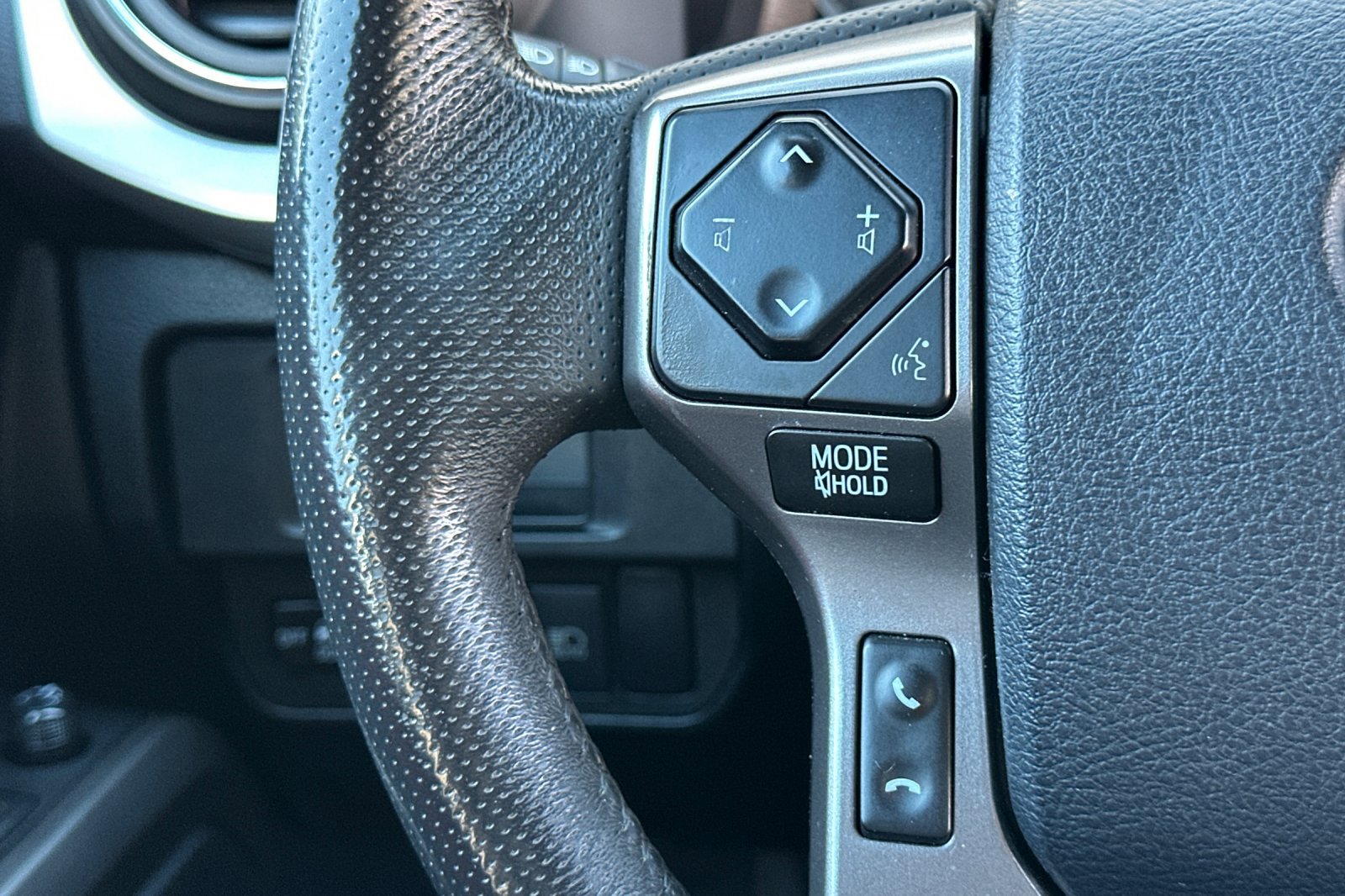 Used 2019 Toyota Tacoma SR5 image 34